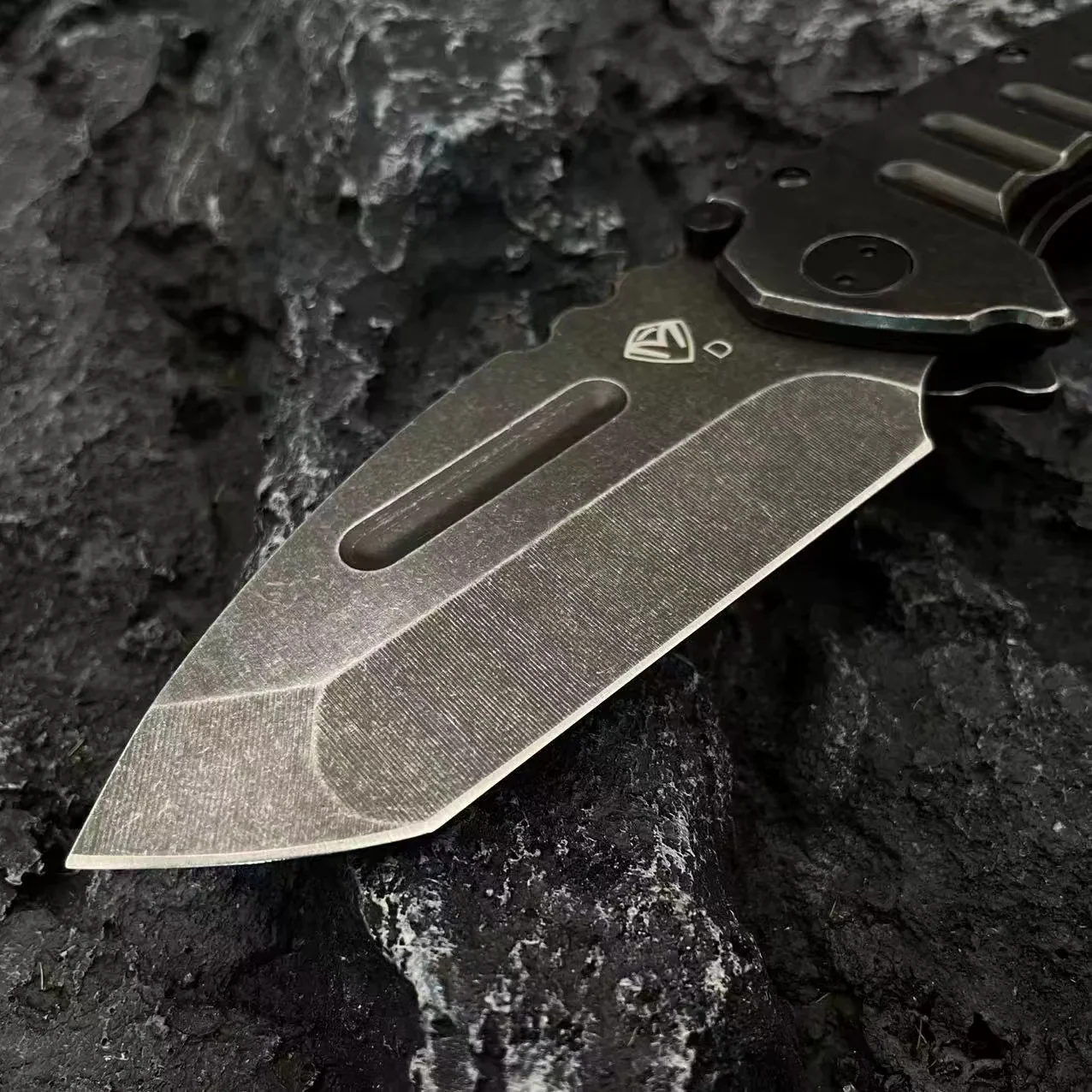 ARMORED - D2 FOLDING EDC - Image 4